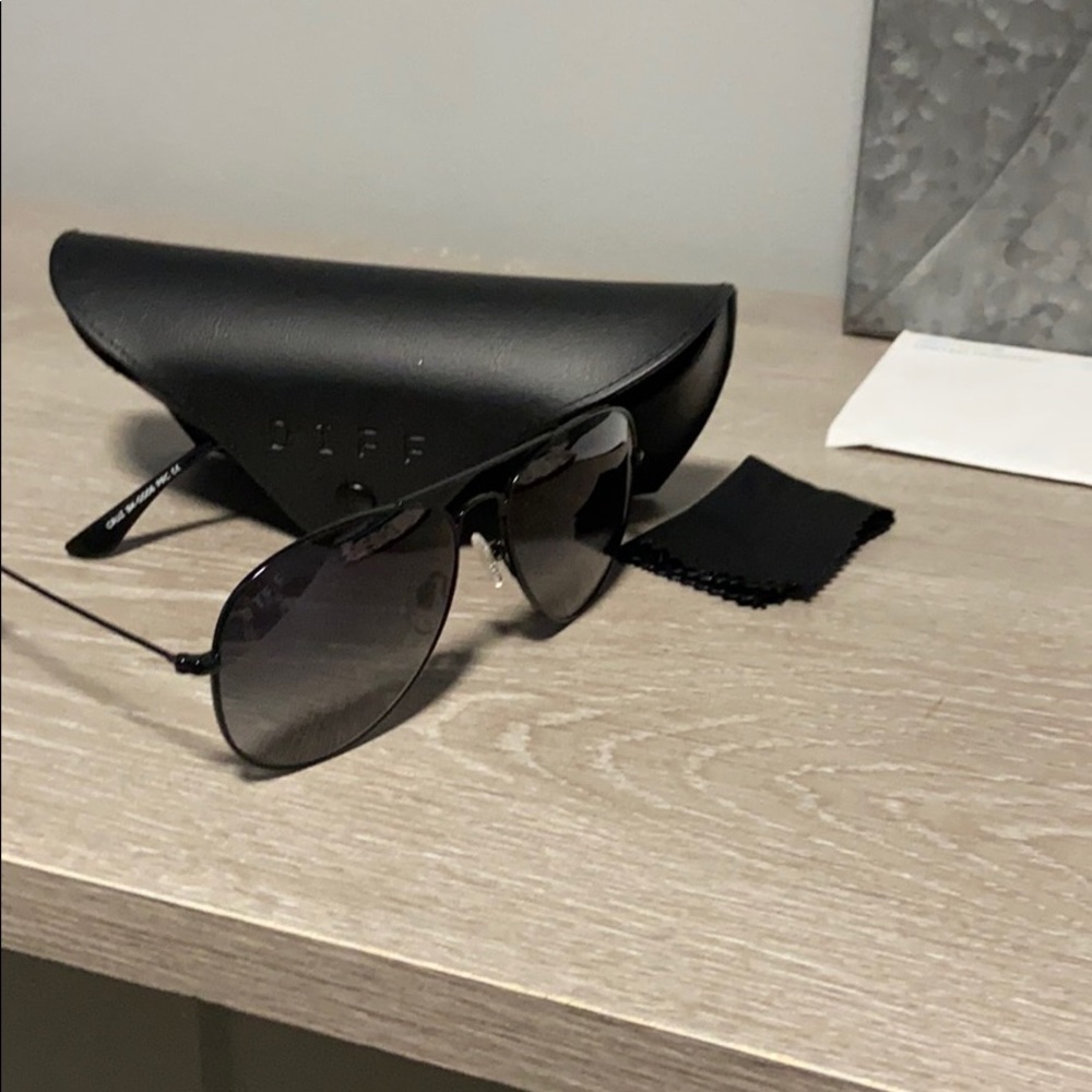 Diff Sunglasses - image 3